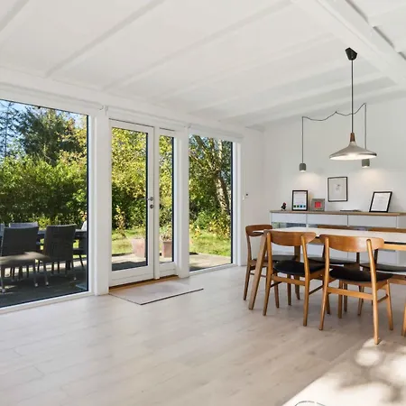 Cozy Near The Isefjord Кирке-Хиллинге